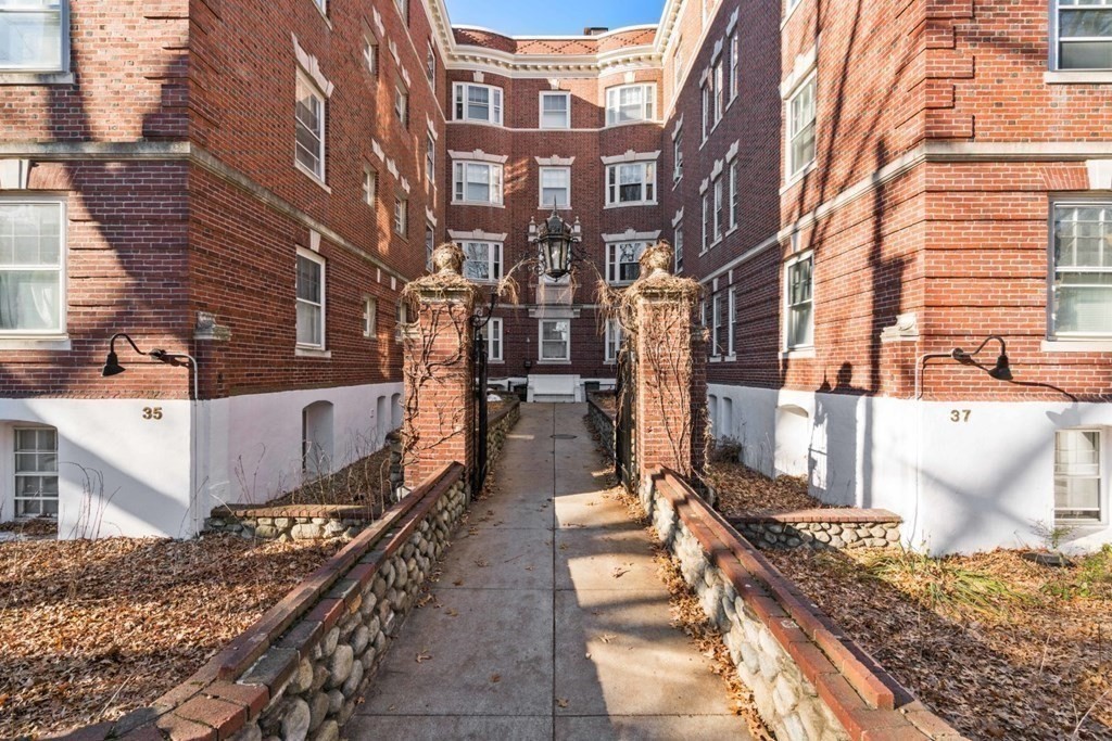 37 Lee St Furnished Half Fee, Harvard Square