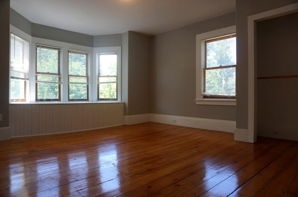 67 Mill St, Pepperell