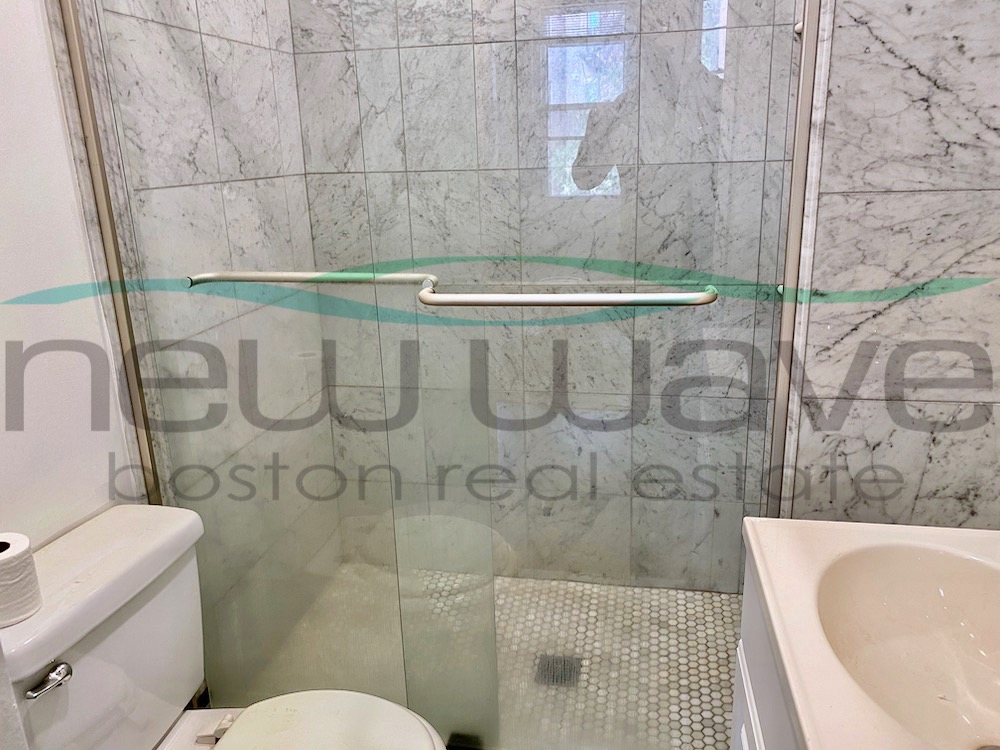 225 Newbury St, Back Bay