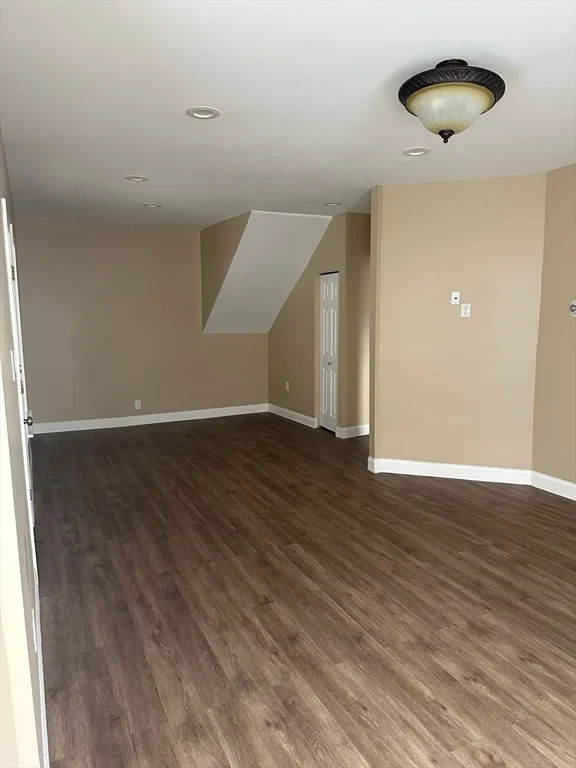 5 Oxford Park, Revere