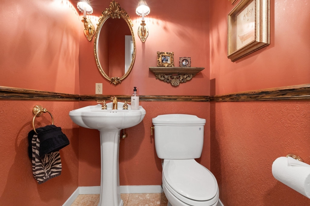 204 Homer St, Newton Center