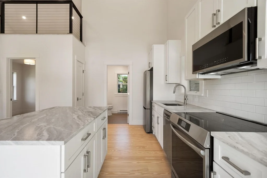 29 Pigeon Hill St, Rockport