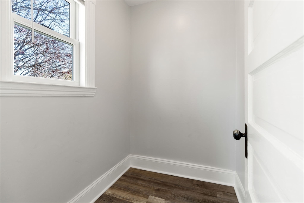 3 Clifford Ave, Beverly