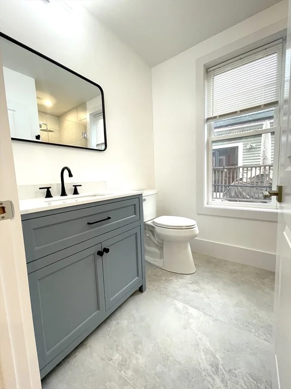 16 Delle Ave, Mission Hill