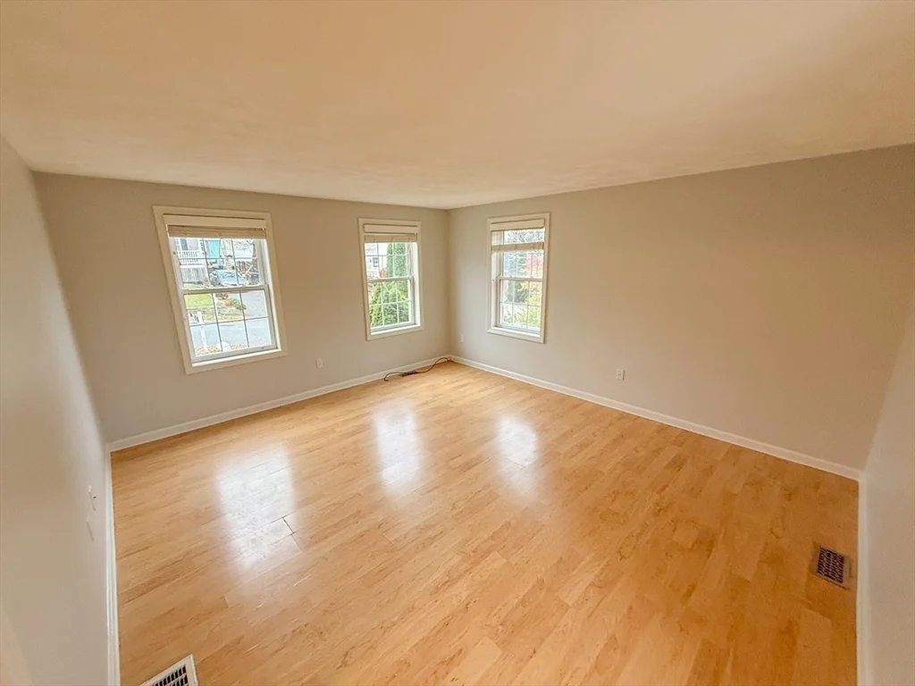 14 Eastern Ave, Riverside