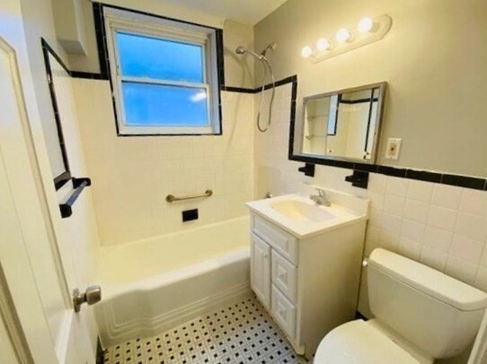 80 Strathmore Rd, Brighton