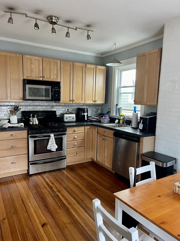 12 Winfield, South Boston