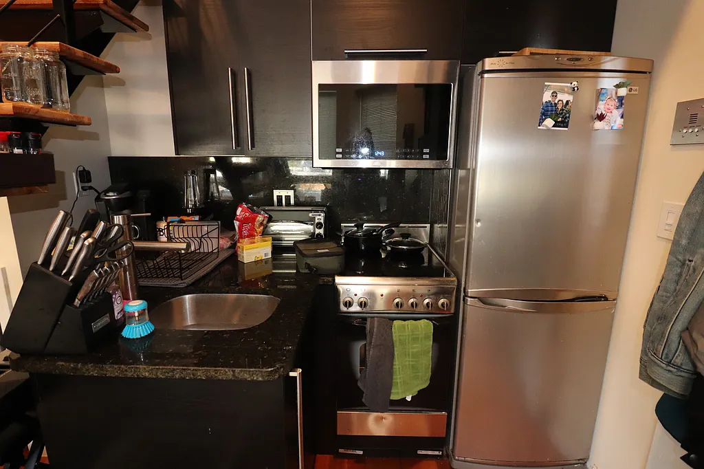 1689 Beacon St, Aspinwall Hill