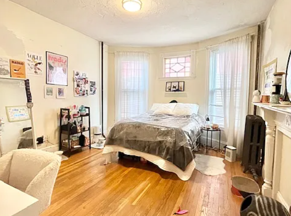 53 Hillside St, Mission Hill