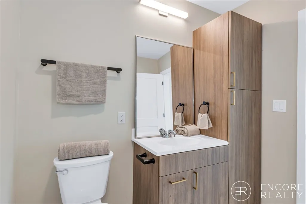 375 Cummins Highway, Roslindale