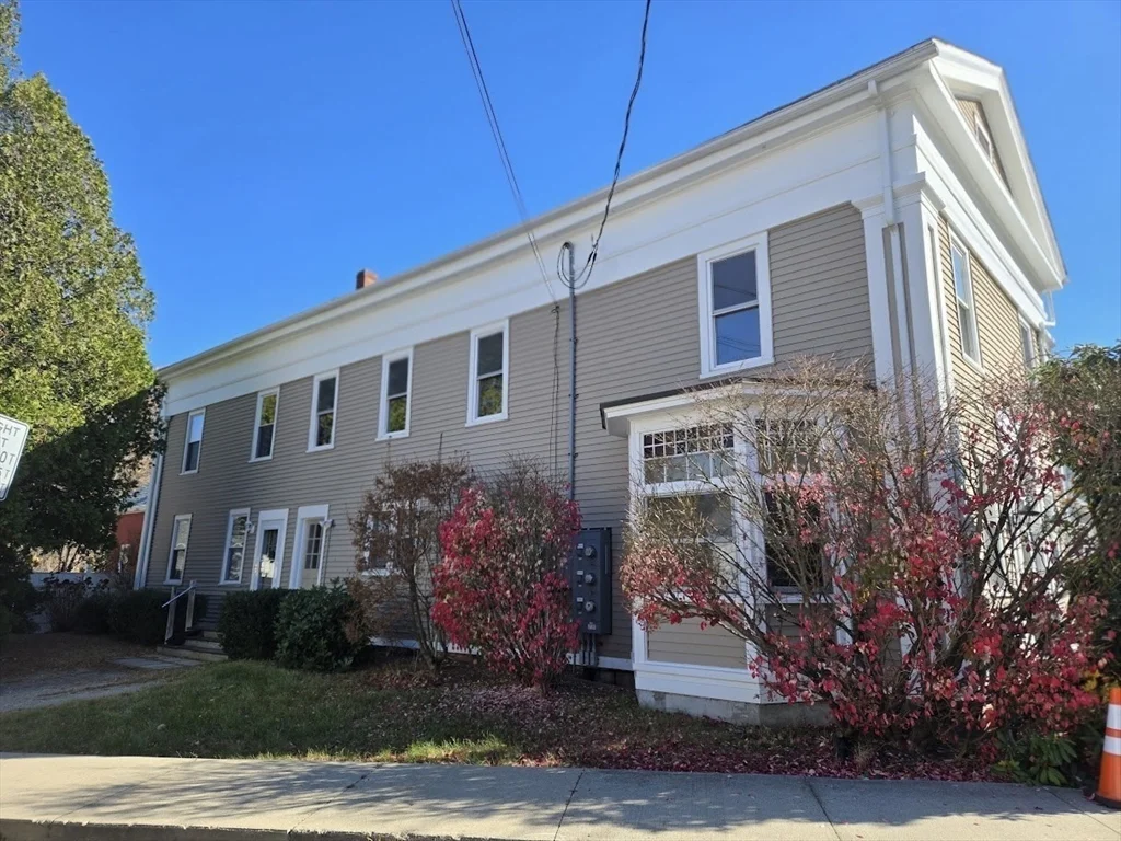 15 Main St, Haydenville