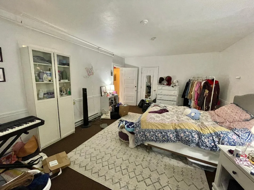 1061 Beacon St, Longwood