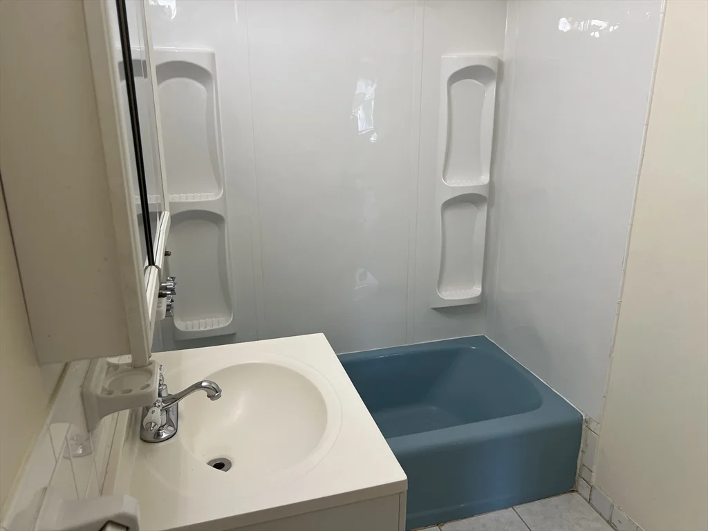 900 Governors Park, Winthrop