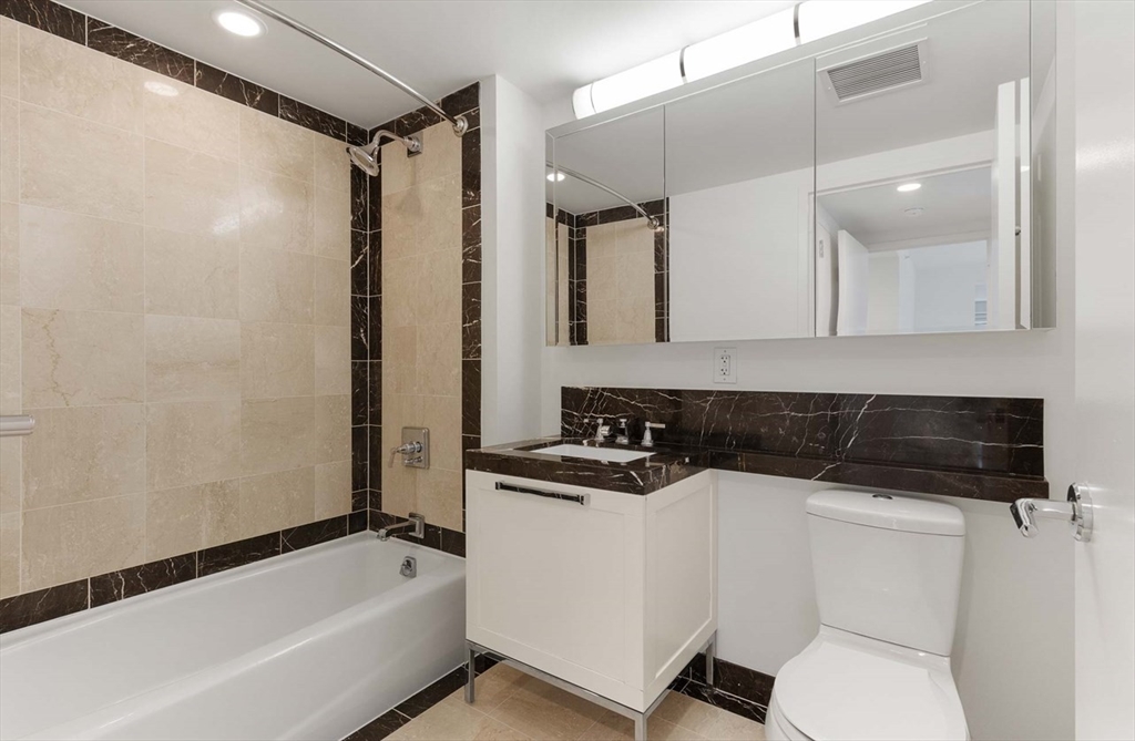 135 Clarendon St, Back Bay