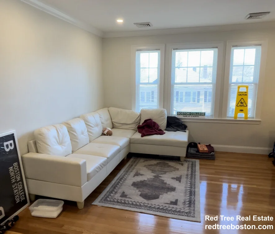 35 Crosby Rd, Chestnut Hill