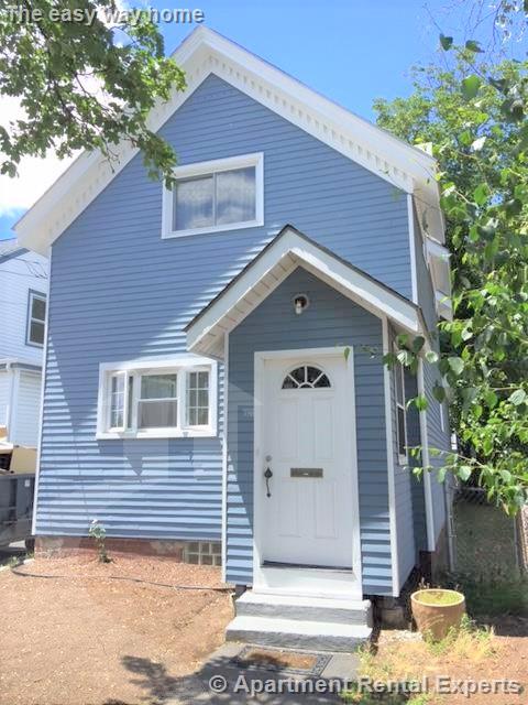 8 Pleasant St, Medford Square