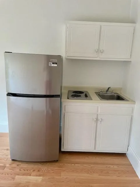 854 Beacon St, Fenway