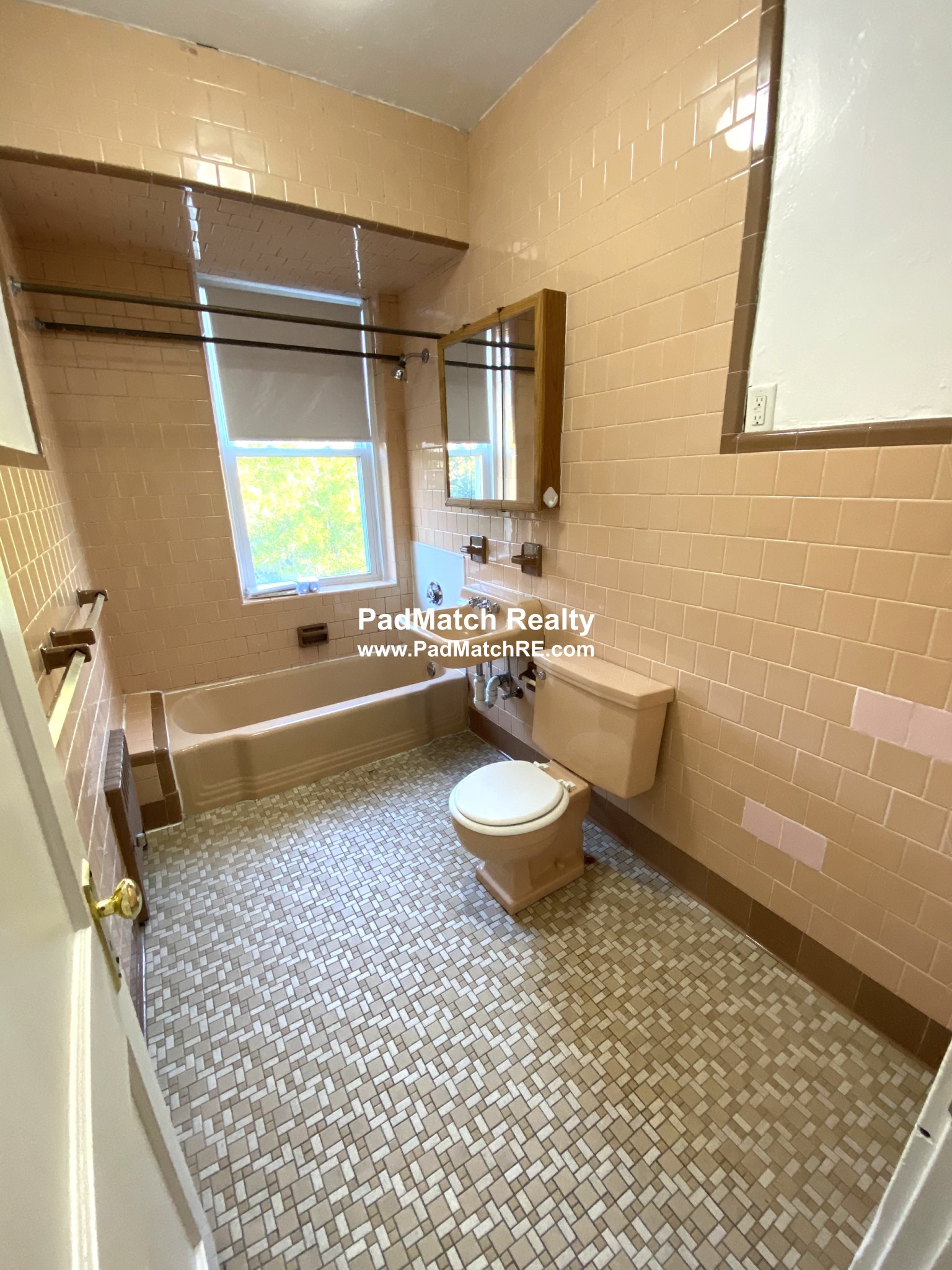 1822 Beacon St, Brookline