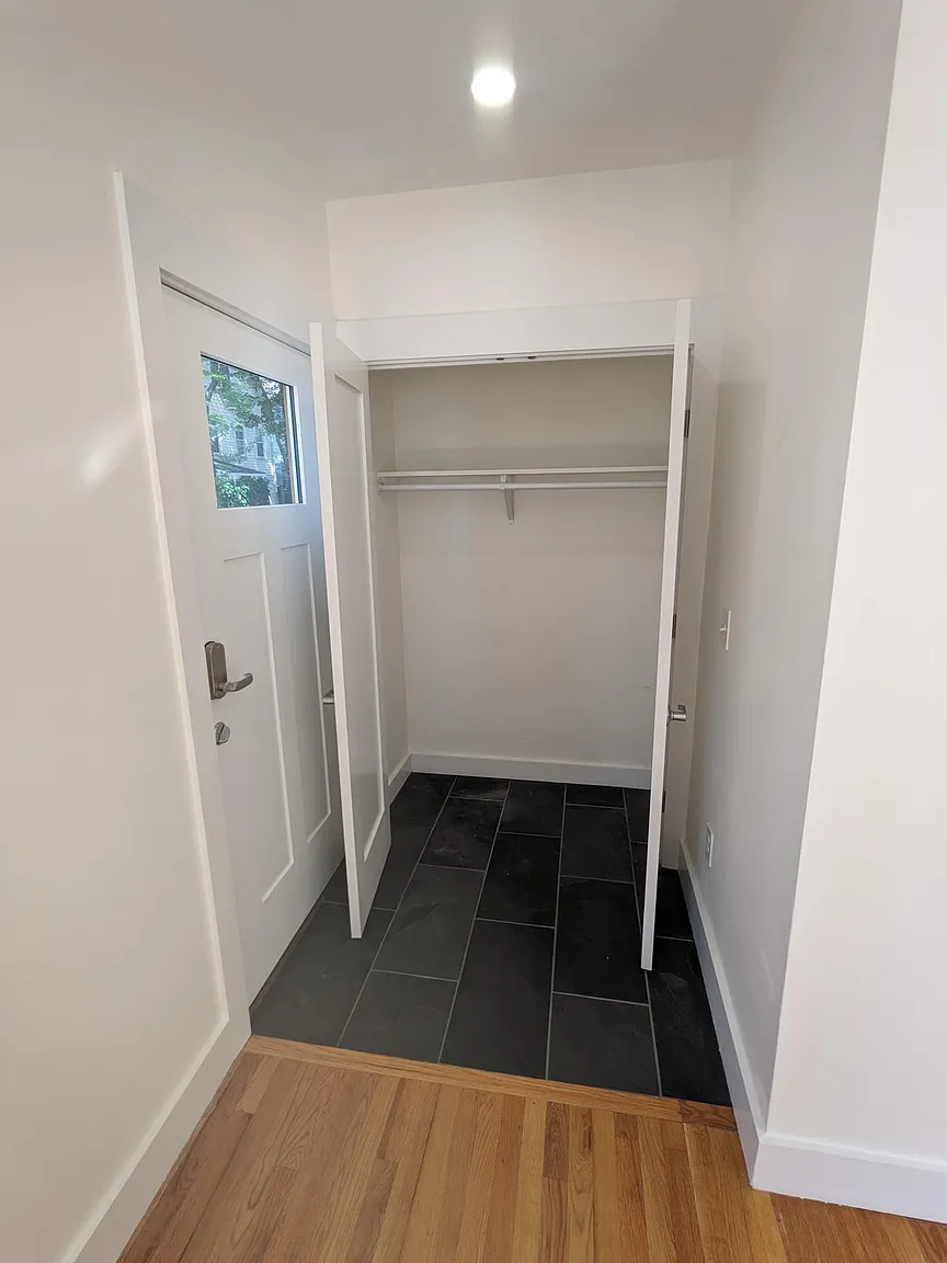 14 Myrtle Ave, Mid-Cambridge