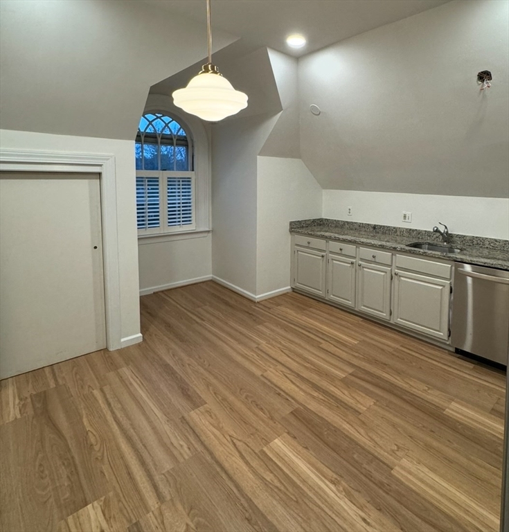 600 Washington St, Wellesley