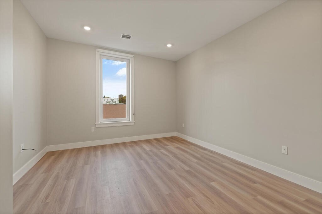 211 Green St, Jamaica Plain