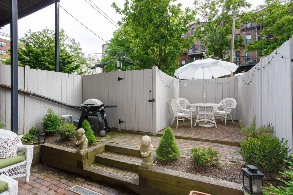 20 Braddock Park, South End
