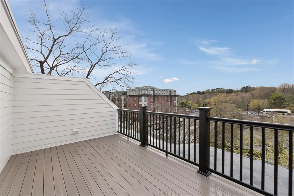 72 Hyde Park Ave, Jamaica Plain