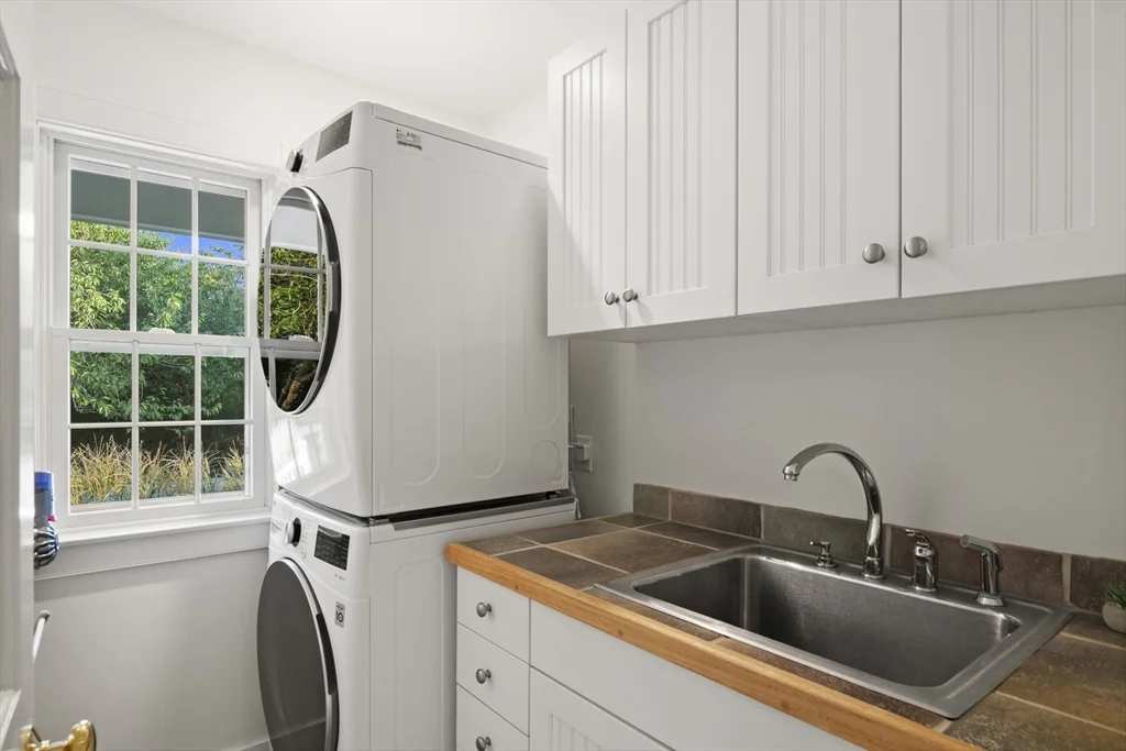 2 Drew Ln, Nantucket