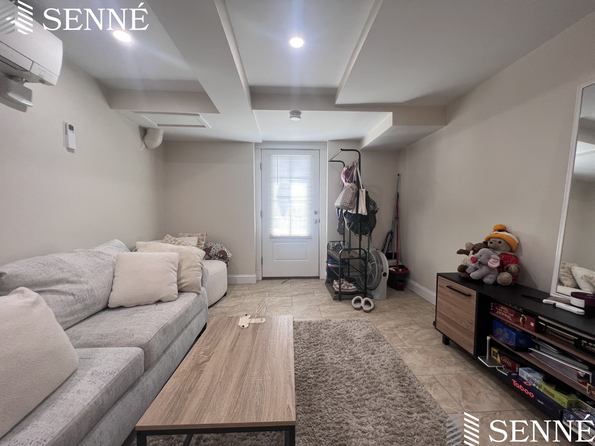 3 Linnaean St, Neighborhood Nine