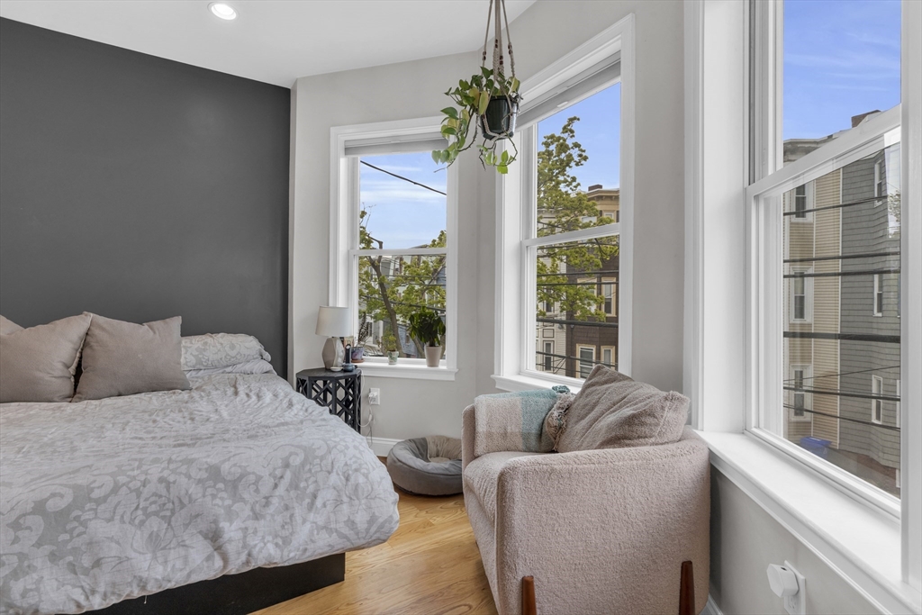 242 W 5th St, South Boston