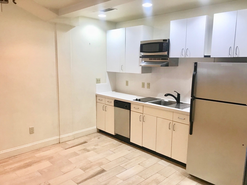 10 East Concord, South End