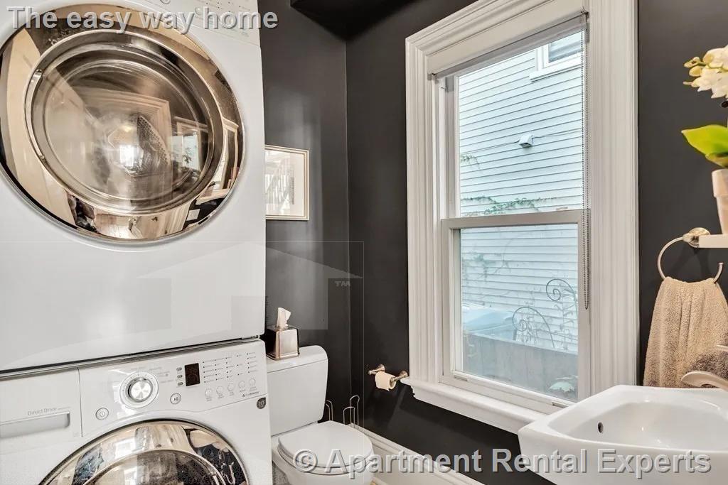 1 Riverside Pl, Riverside