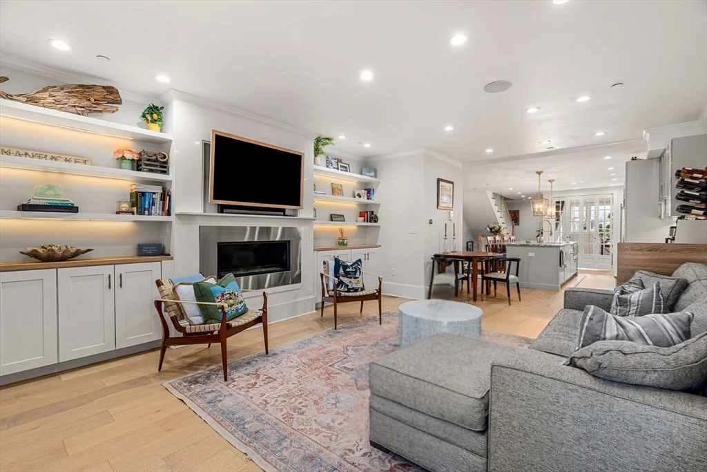 530 East Broadway, South Boston