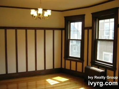 28 Commonwealth Rd, Watertown