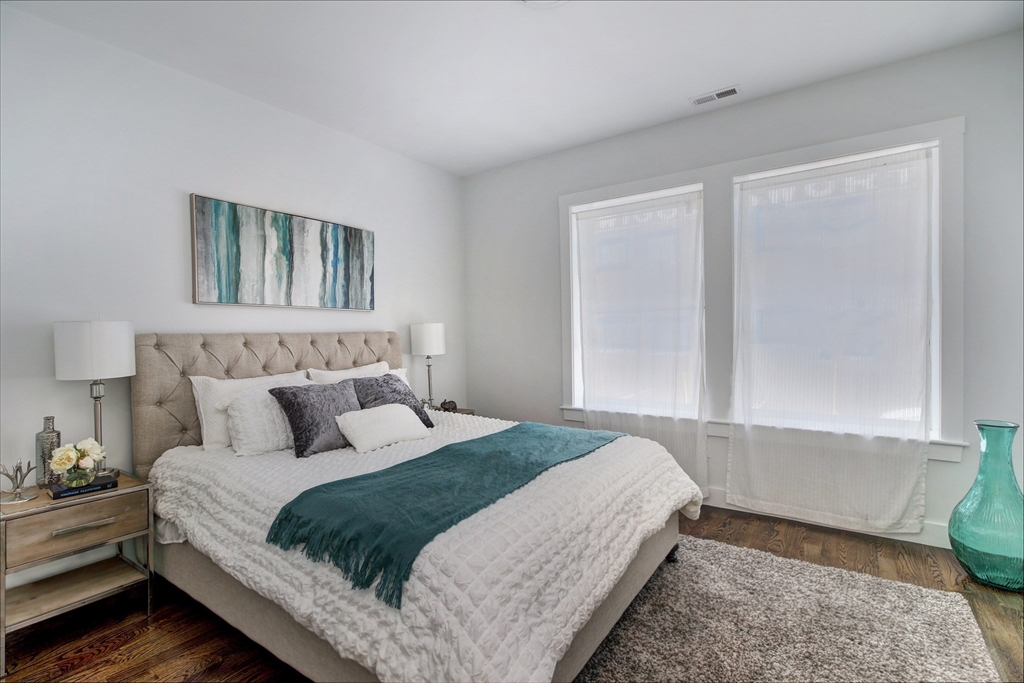 65 Border St, East Boston