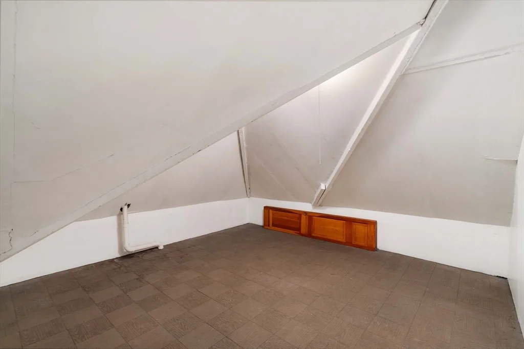 18 Newcastle Rd, Brighton