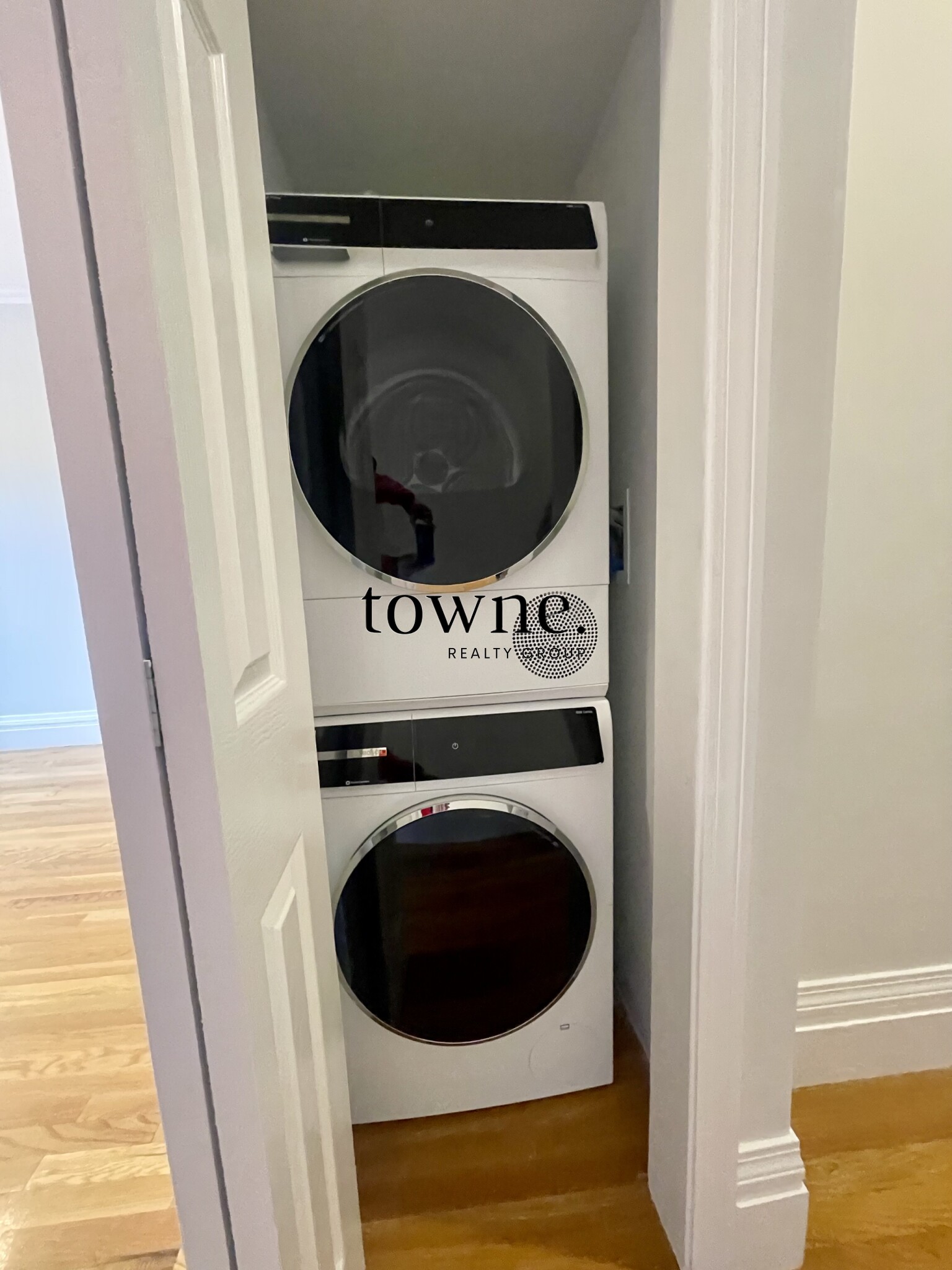 254 Newbury St, Back Bay