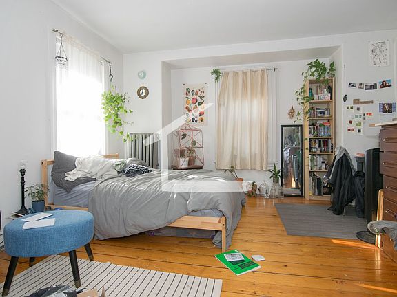 25 Pratt St, Allston