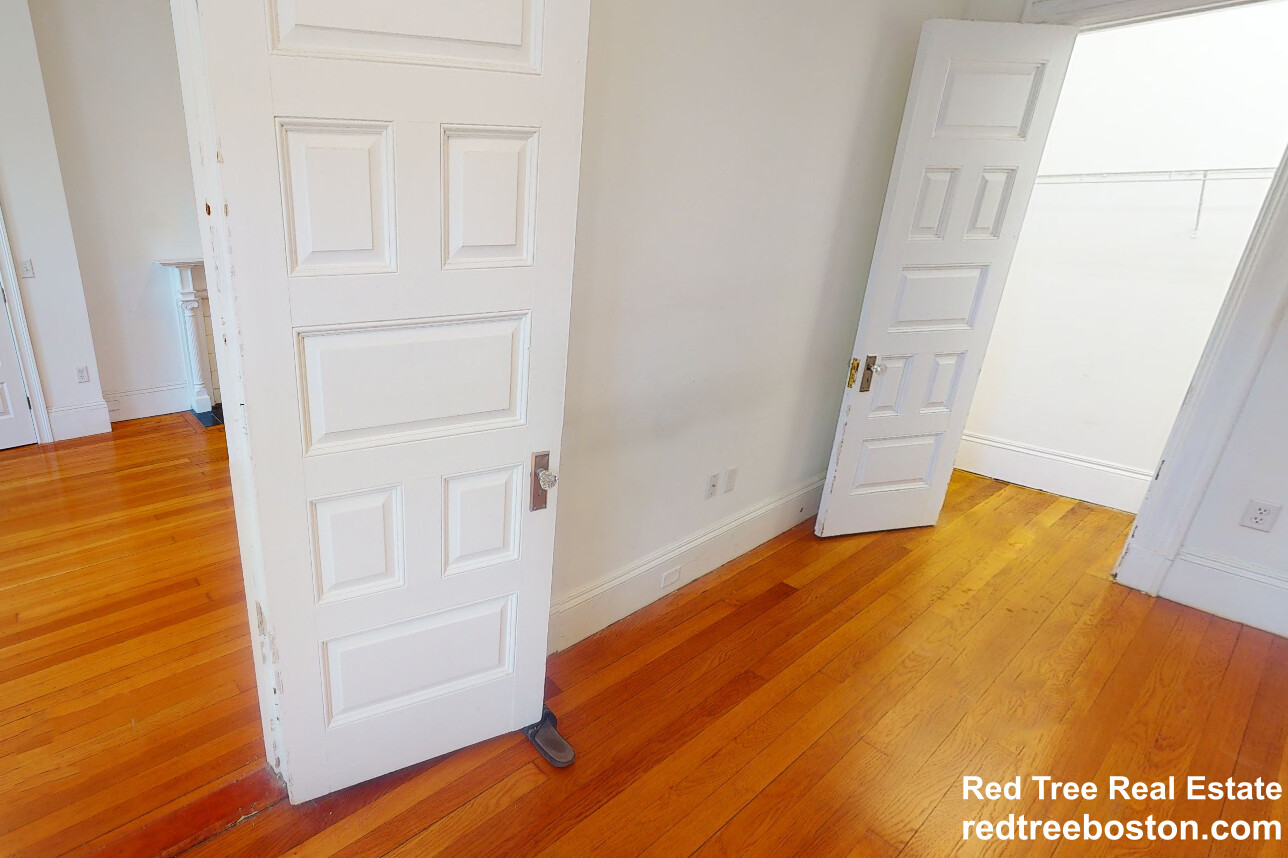 379 Commonwealth Ave, Back Bay