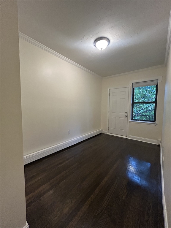 435 Walnut Ave, Roxbury