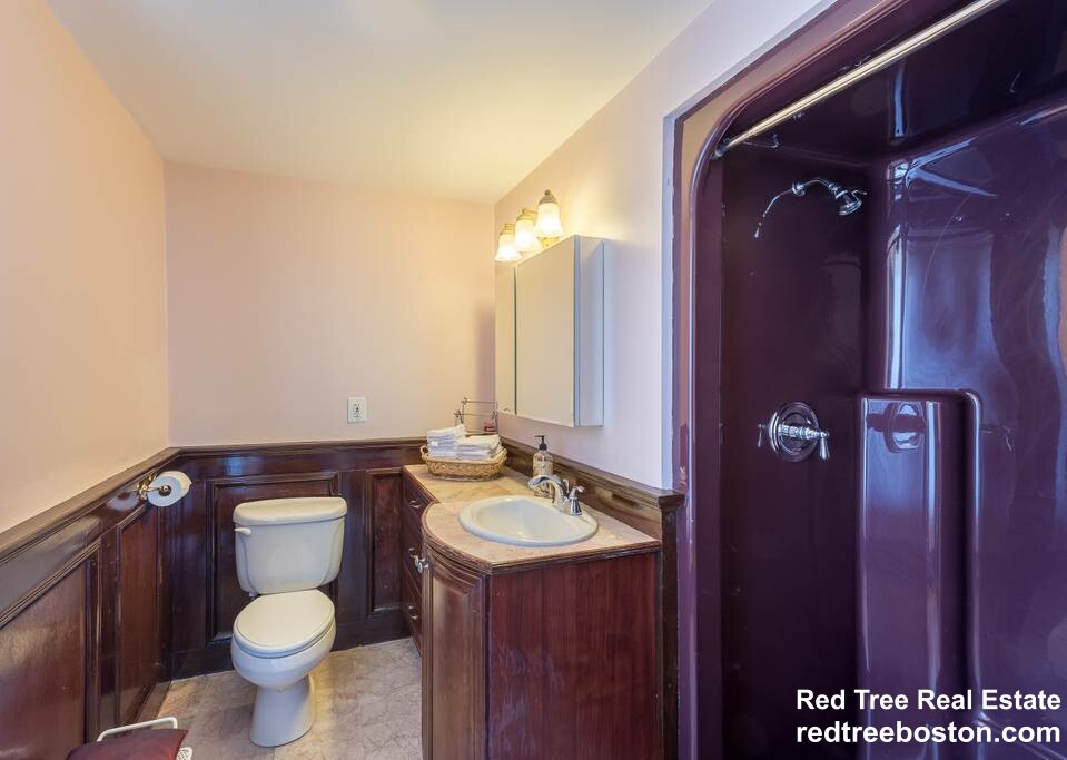 74 Georgia St, Roxbury