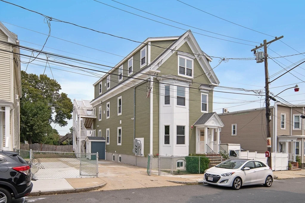 206 Byron St, East Boston