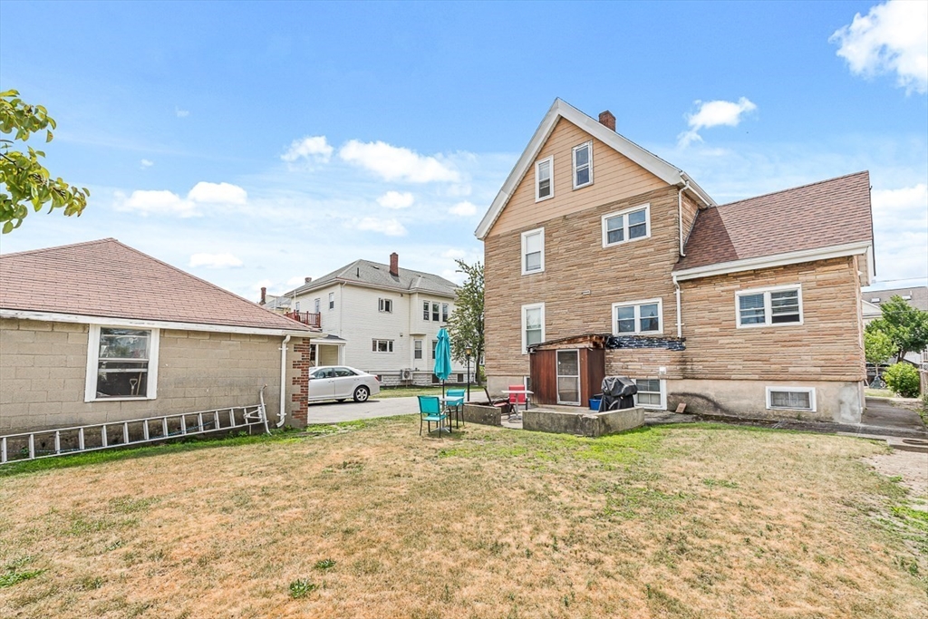 91 Third St, Medford