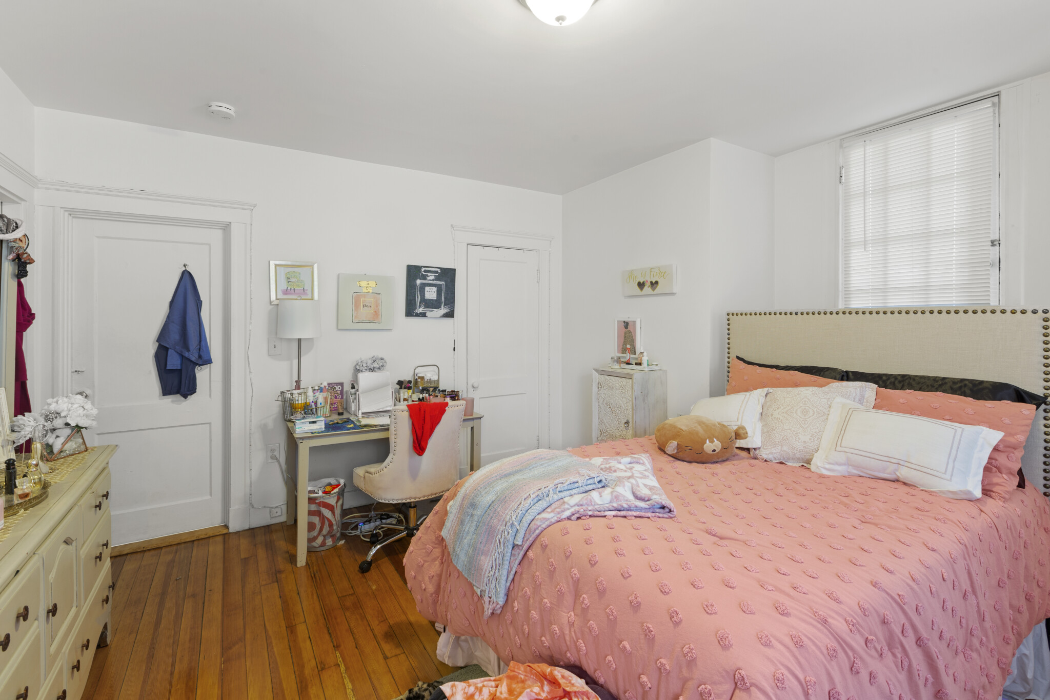 1462 Commonwealth, Brighton