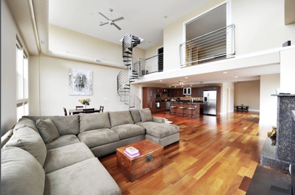 10 Ocean Ave, Revere Beach