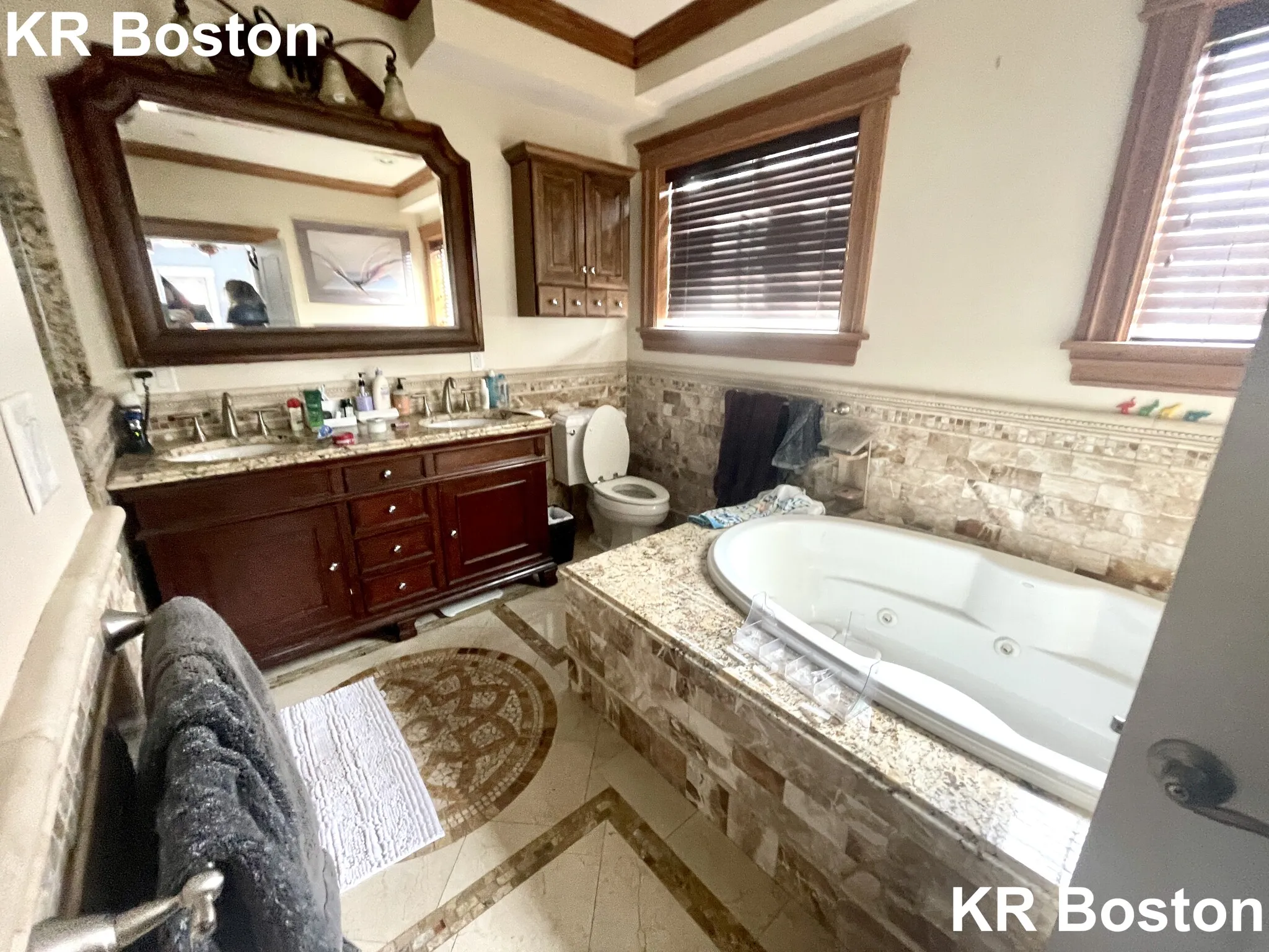 127 Nonantum St, Oak Square