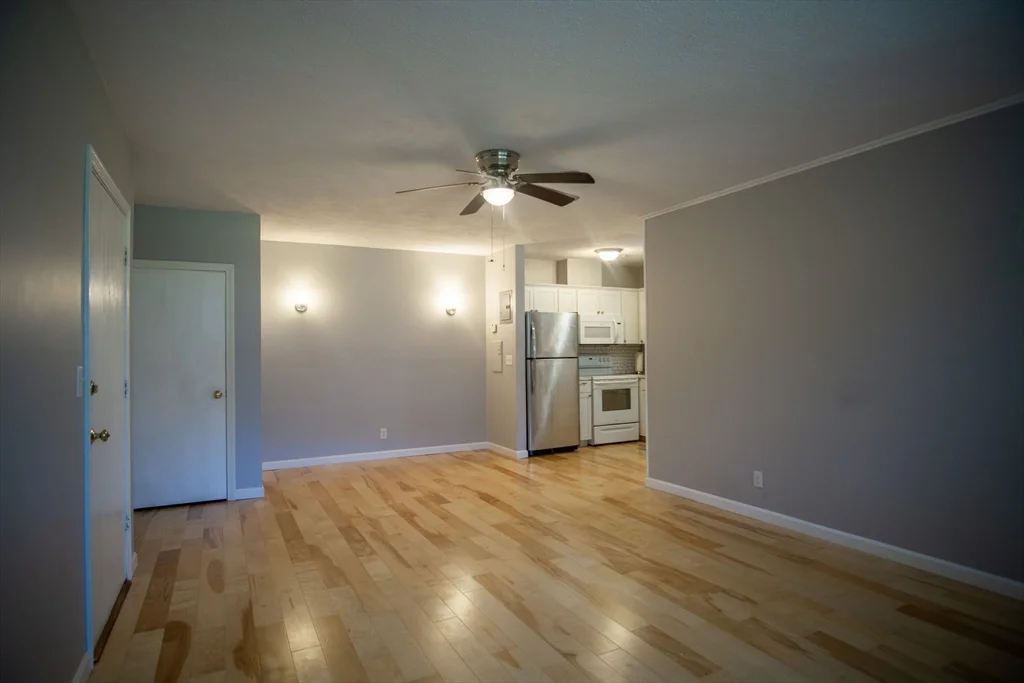 3 Tara Dr, Weymouth