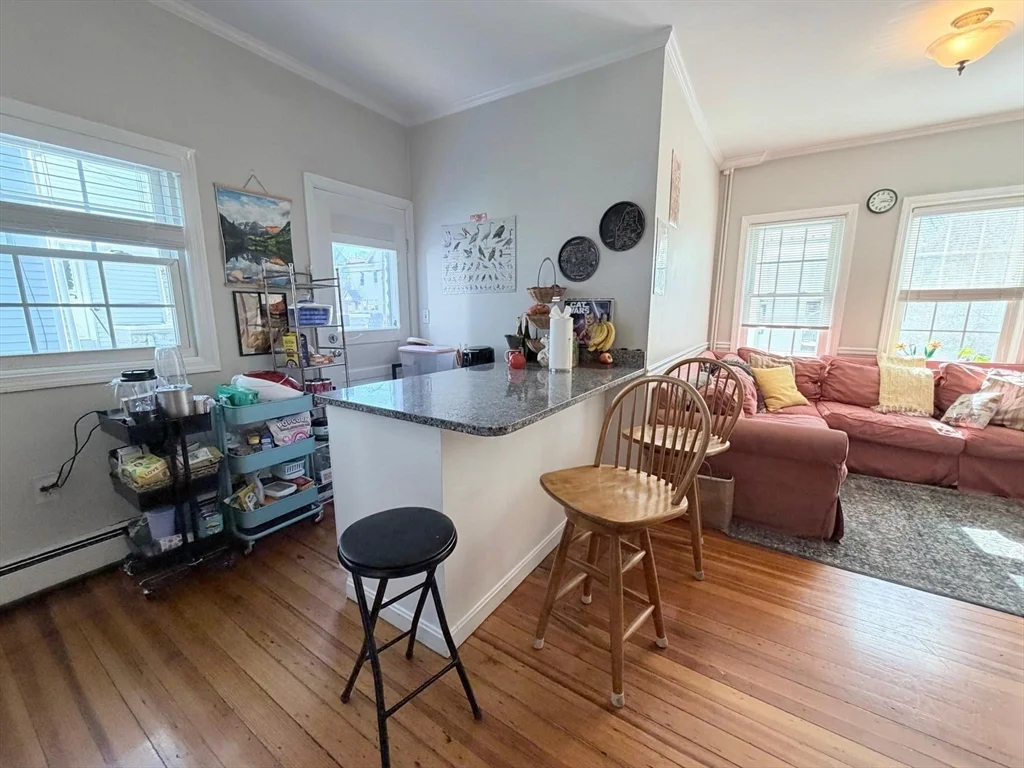 519 Main St, Medford