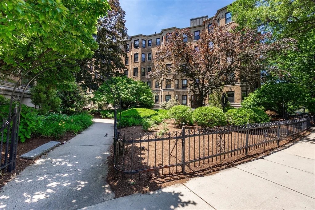 118 Riverway, Longwood