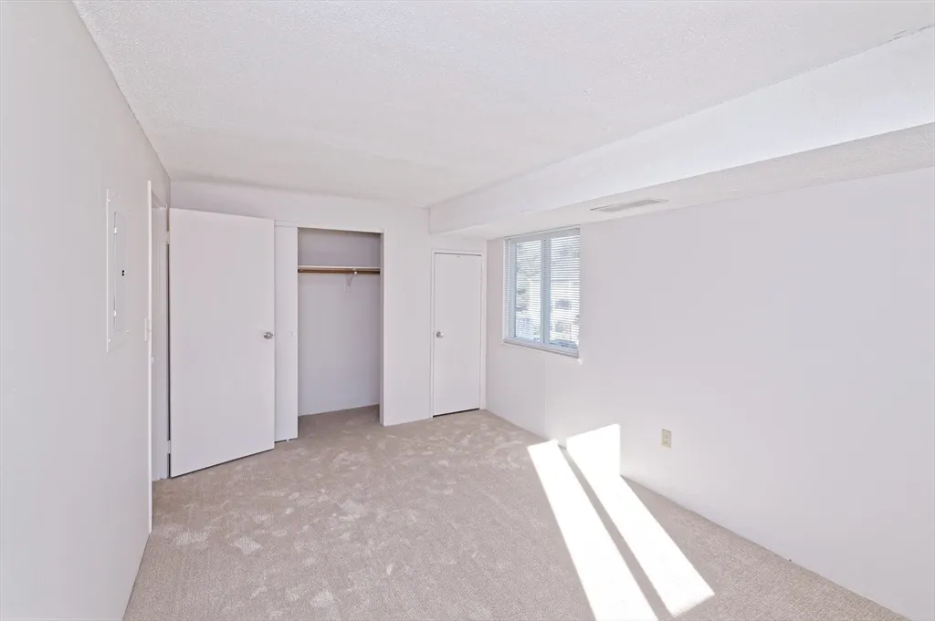 3 Post Oak Ln, Natick